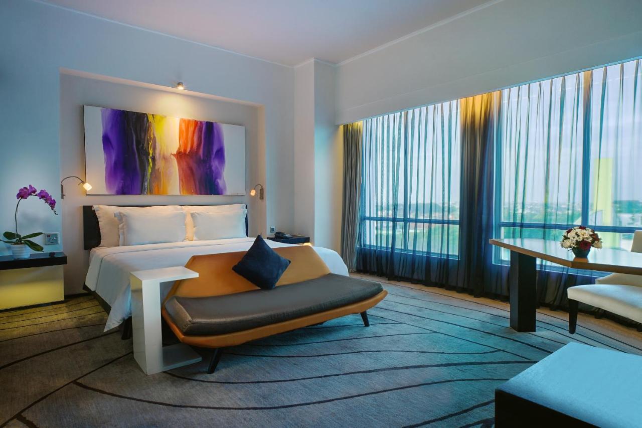 Artotel Ts Suites Surabaya Kültér fotó
