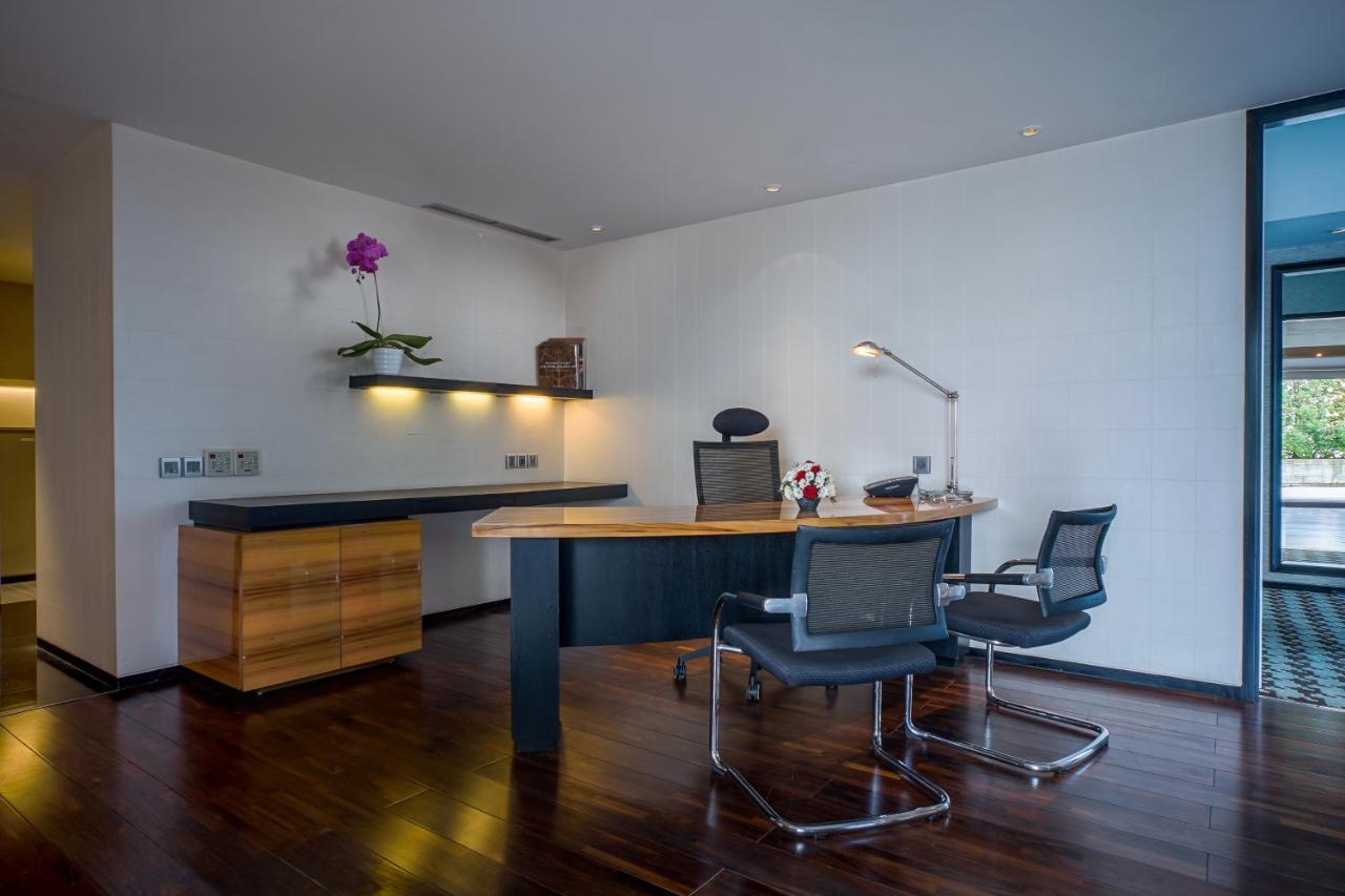 Artotel Ts Suites Surabaya Kültér fotó