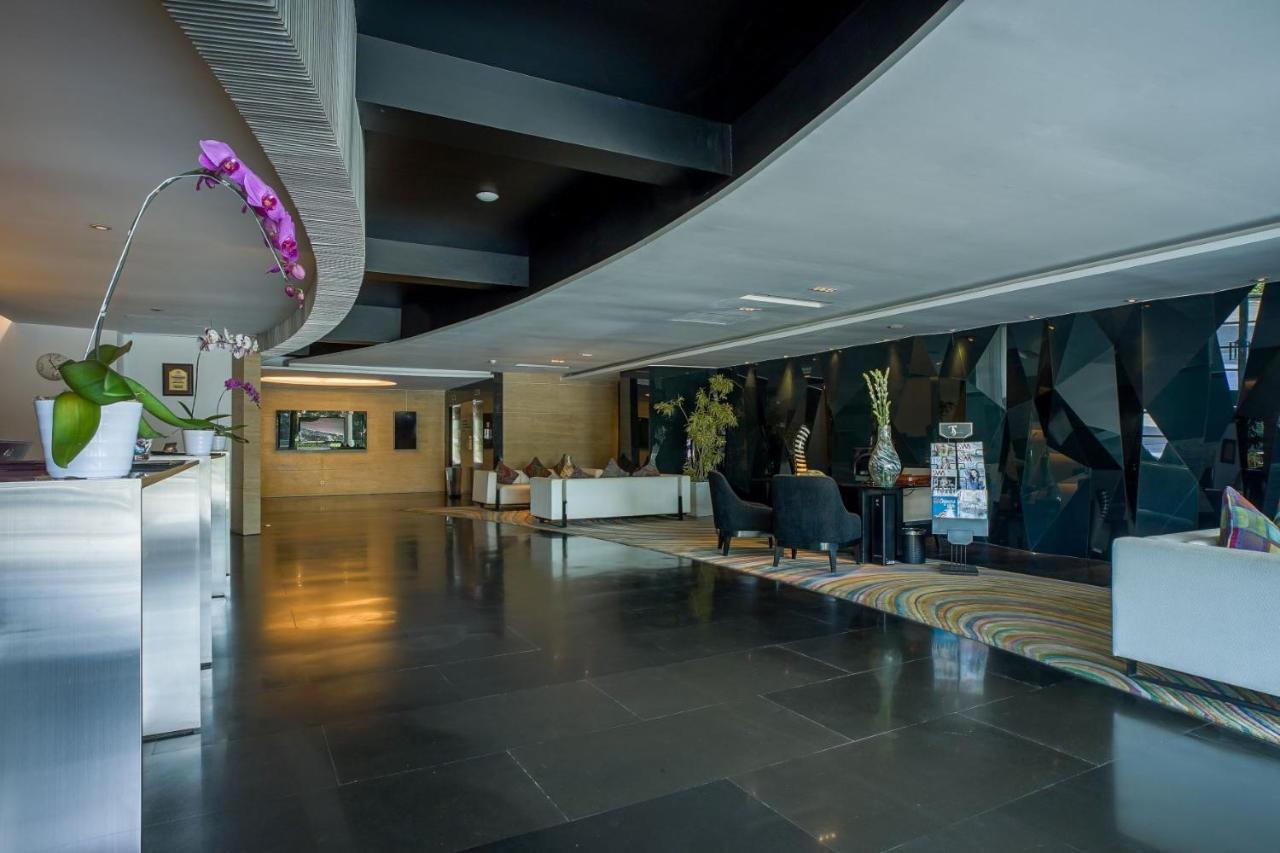Artotel Ts Suites Surabaya Kültér fotó