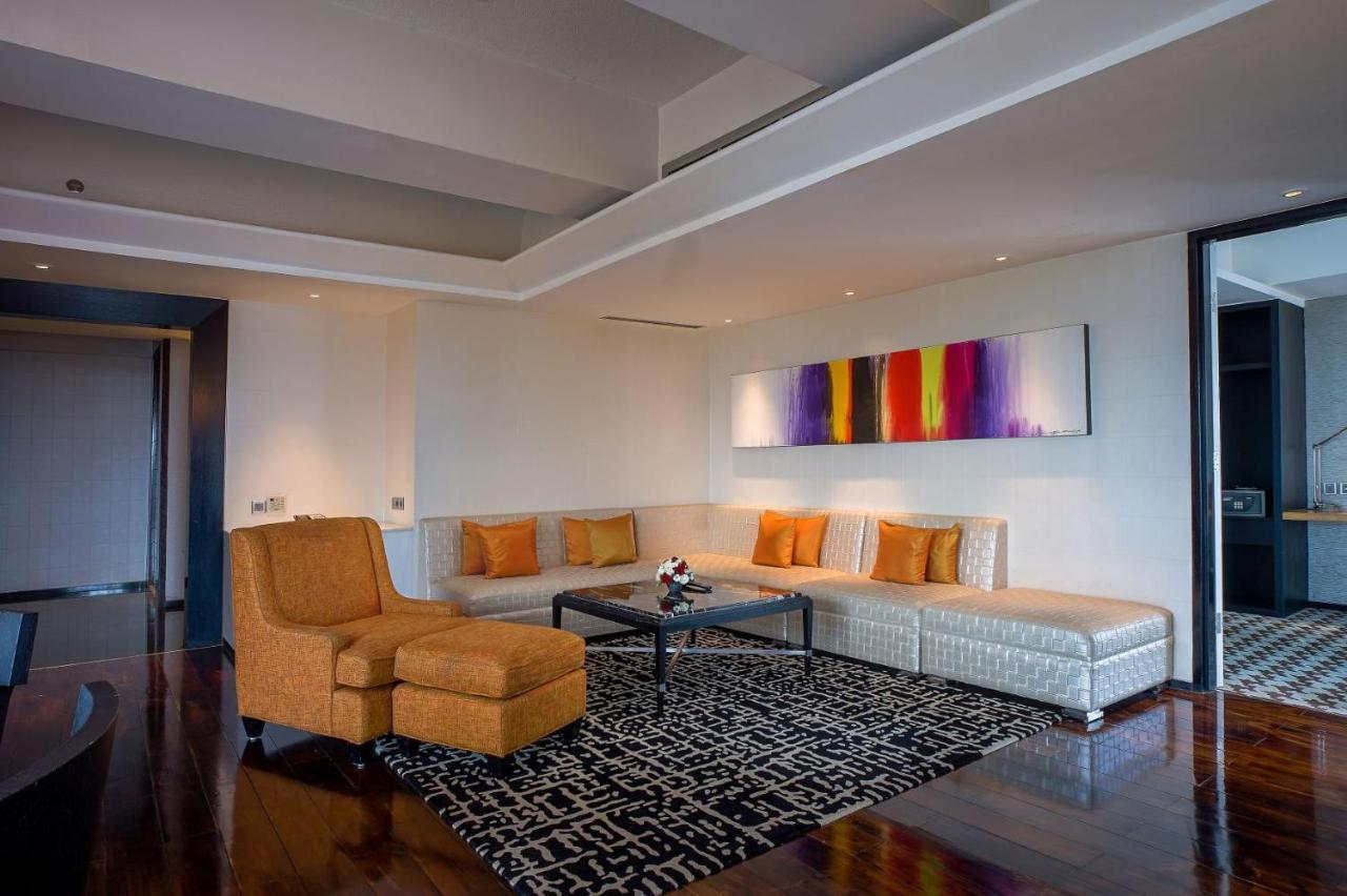 Artotel Ts Suites Surabaya Kültér fotó