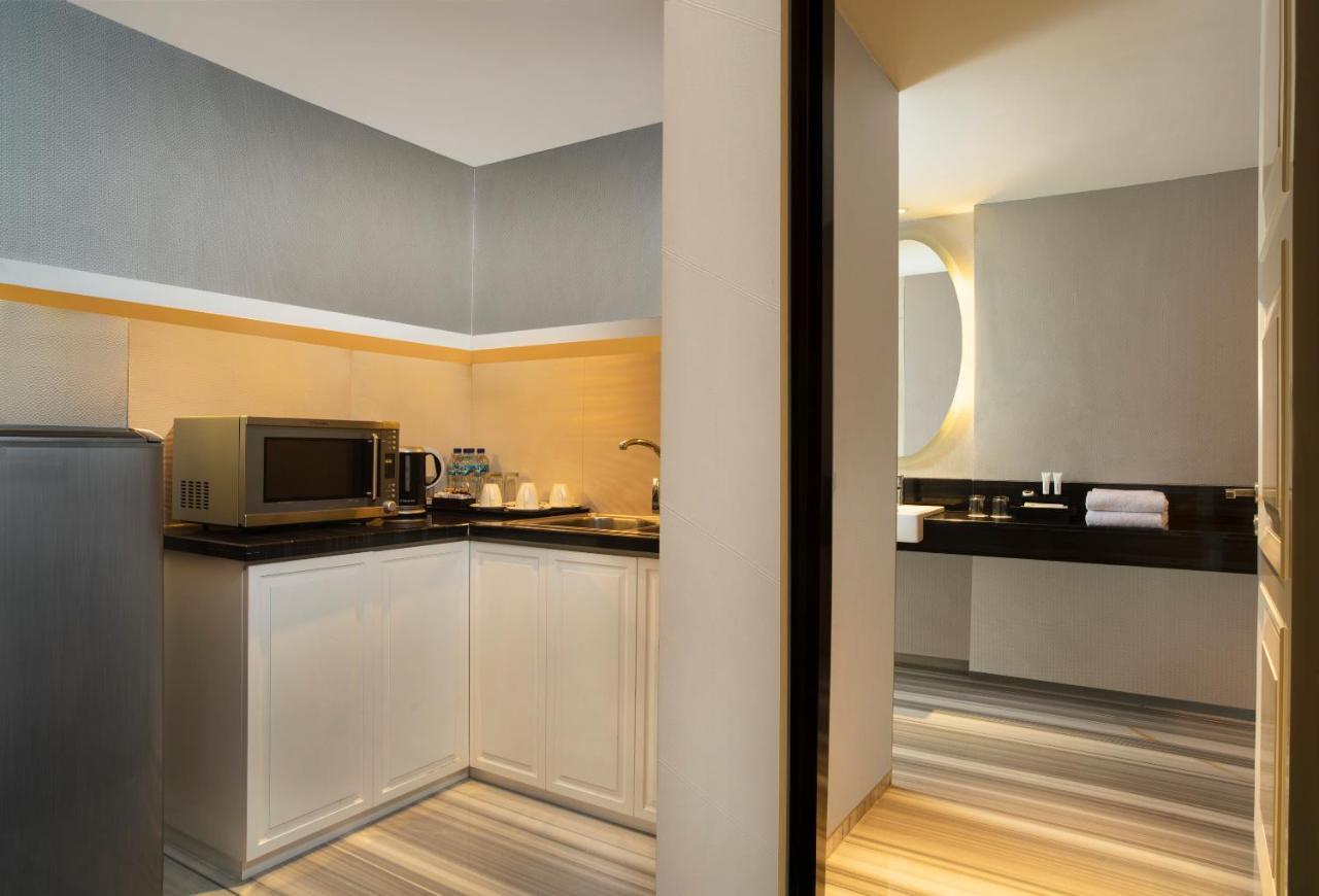 Artotel Ts Suites Surabaya Kültér fotó