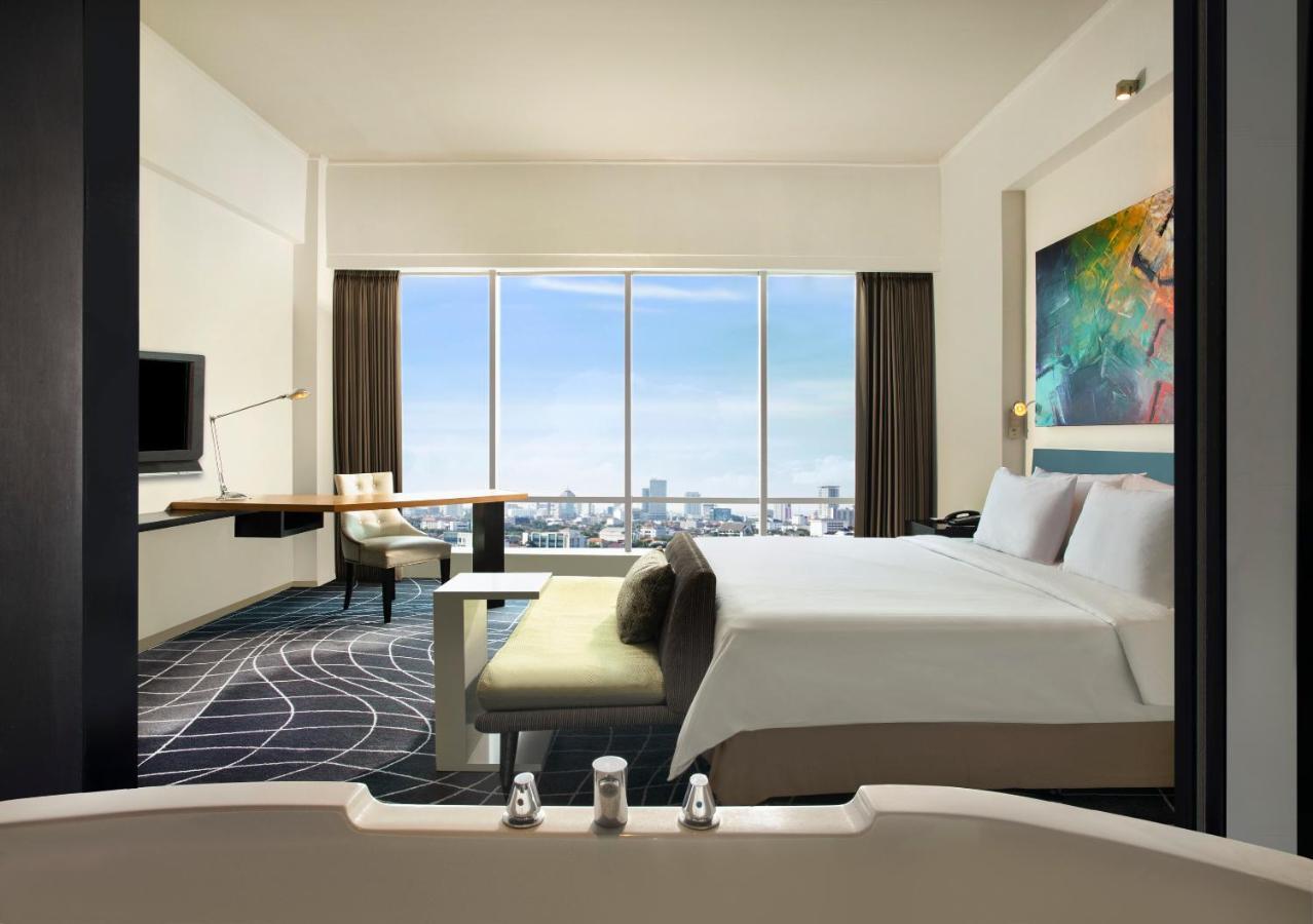 Artotel Ts Suites Surabaya Kültér fotó