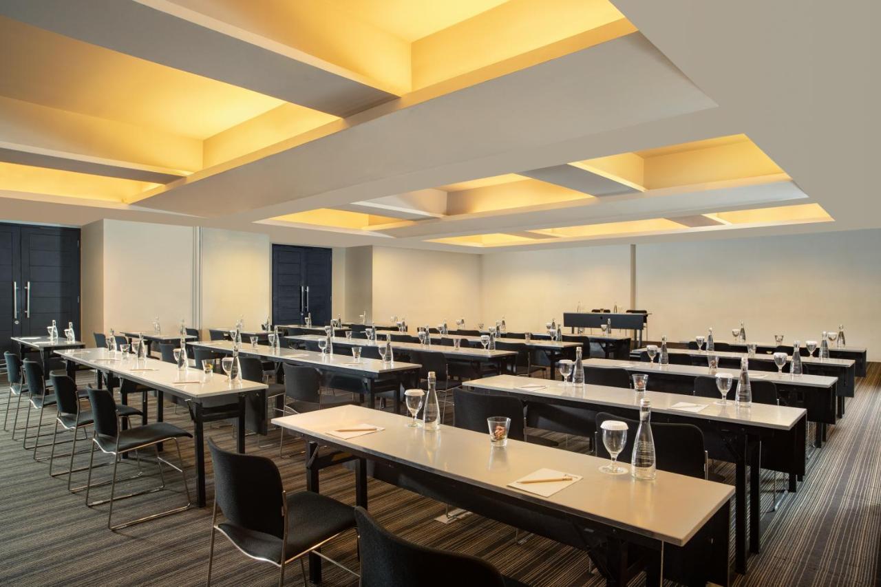 Artotel Ts Suites Surabaya Kültér fotó